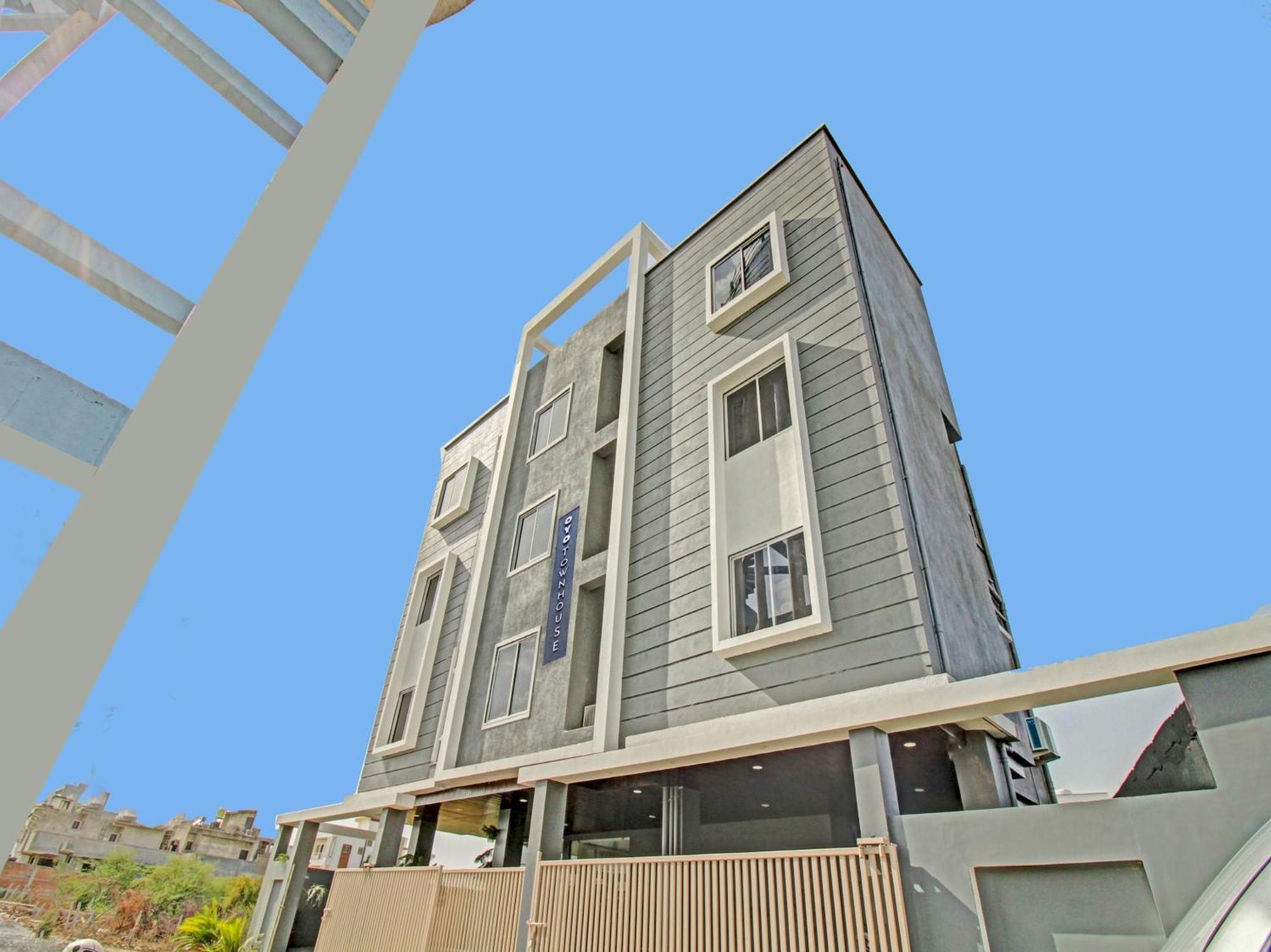 Townhouse Md Star Hotel Nagpur Exterior photo